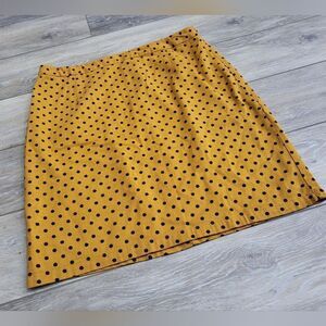 Gap mustard yellow skirt with black polka dots, lined, zip up closure sz 8